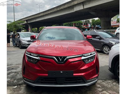 Xe VinFast VF8 Plus 2024