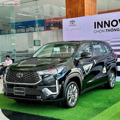 Xe Toyota Innova Cross HEV 2.0 CVT 2025