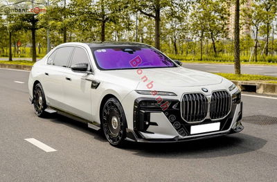 Xe BMW 7 Series 735i Pure Excellence 2023