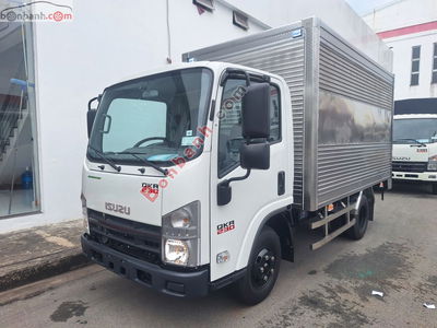 Xe Isuzu QKR QLR77FE5 Thùng Kín 2025