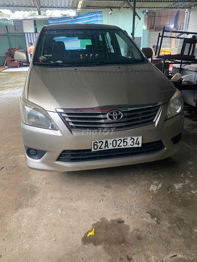 Toyota Innova 2013 E- 70000 km