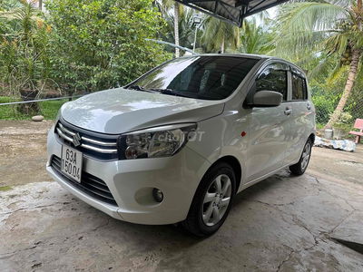 Xe gia đình sơn zin gần như nguyên xe, chạy kĩ