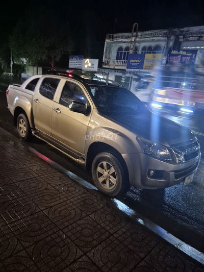 Isuzu Dmax 2015 LS 2.5 4x2 MT - 50000 km