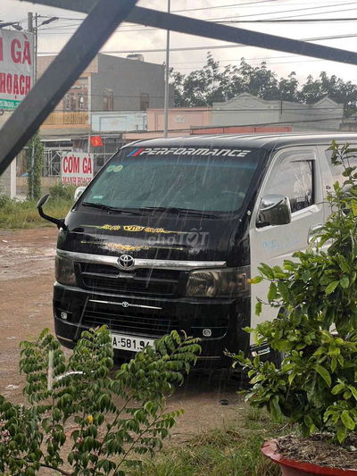 Toyota hiace H200 nóc thấp thanh lý cơ quan 6 chỗ