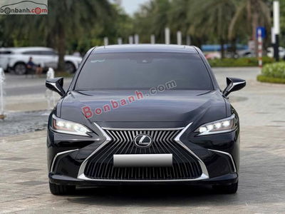 Xe Lexus ES 250 2021