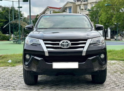 Toyota Fortuner 2020 2.4G 4x2 MT - 20,000 km 1 chủ