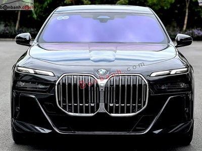 Xe BMW 7 Series 735i M Sport 2023