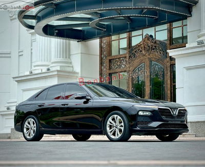Xe VinFast Lux A 2.0 Base 2.0 AT 2020