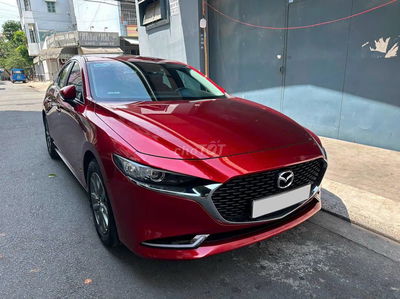 Mazda 3 2025 at luxury màu đỏ, odo 18.000 km