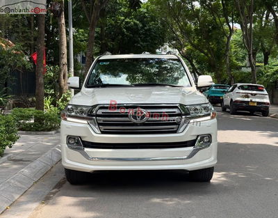 Xe Toyota Land Cruiser 4.6 V8 2020