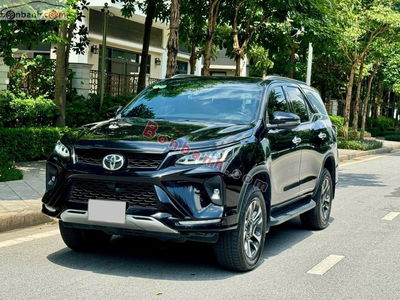 Xe Toyota Fortuner 2.4G 4x2 AT Legender 2020