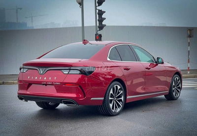 VinFast Lux A2.0 2018 - 97000 km