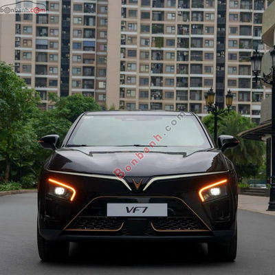 Xe VinFast VF7 Plus 2025