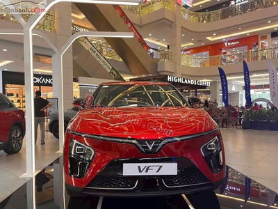 Xe VinFast VF7 Eco 2025