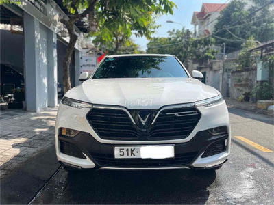VinFast Lux SA2.0 base 2022 - 38000 km