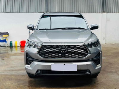 Toyota Innova Cross 2023 HEV - 8700 km