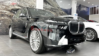 Xe BMW X7 xDrive40i 2025