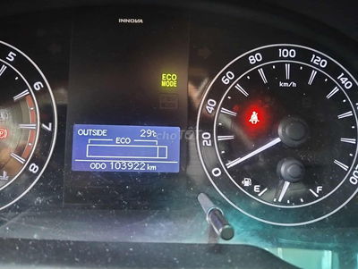 Toyota Innova 2017 - 100000 km