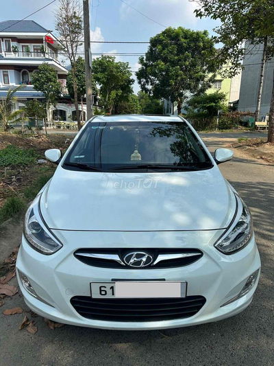 Hyundai Accent 2014 1.4 AT Hatchback - 67000 km