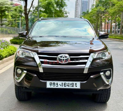 Xe Toyota Fortuner 2.7V 4x2 AT 2018