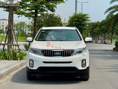Xe Kia Sorento 2.4 GAT Deluxe 2020