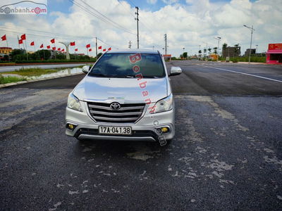 Xe Toyota Innova 2.0E 2015