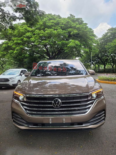 Xe Volkswagen Viloran Luxury 2023
