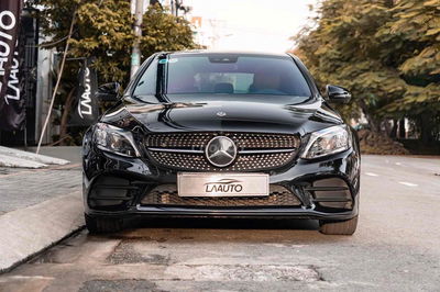 LONG ANH AUTO về Mercedes C300 AMG 2019