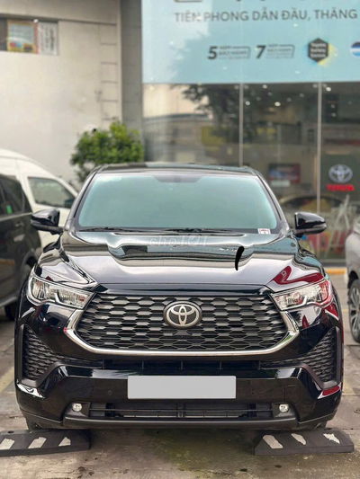 Toyota Innova Cross 2025 - 800km