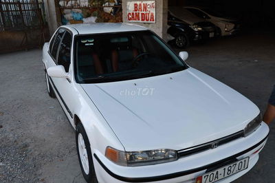 Honda Accord 1992 2.2 MT - 123456 km