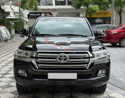 Xe Toyota Land Cruiser 4.6 V8 2019