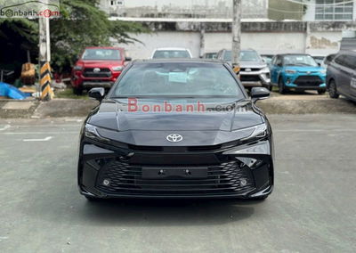 Xe Toyota Camry 2.0Q 2025