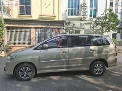 Xe Toyota Innova 2.0E 2016
