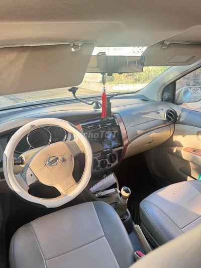 Nissan Livina 2011