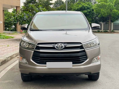 Toyota innova E 2.0MT
