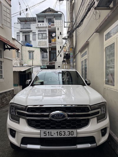 Ford Everest 2024 Titanium 2.0 AT 4x2 - 13000 km