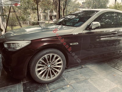 Xe BMW 5 Series 528i GT 2017