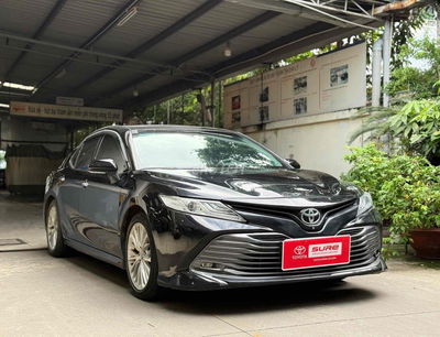 Toyota Camry 2019 2.5Q nhập màu đen nội thất đen