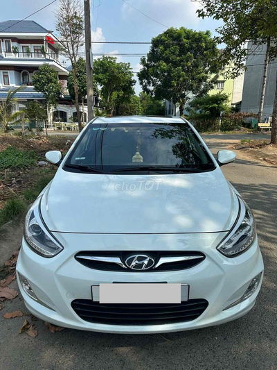 Hyundai Accent 2014 1.4 AT Hatchback - 67000 km