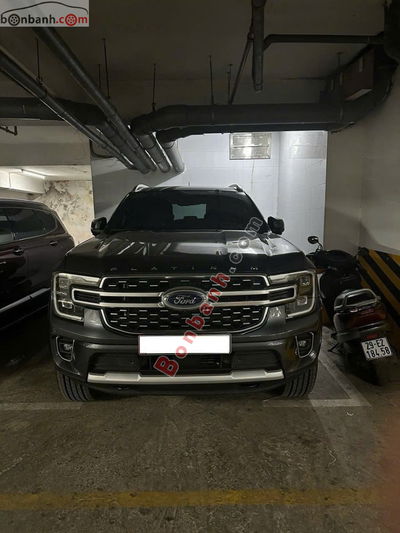 Xe Ford Everest Platinum 2.0L 4x4 AT 2025