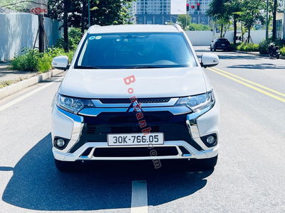 Xe Mitsubishi Outlander 2.0 CVT 2023
