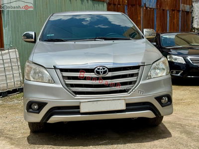 Xe Toyota Innova 2.0E 2015