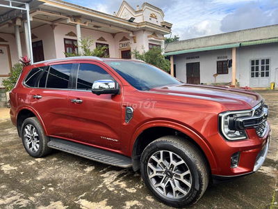 Ford Everest 2023 Titanium 2.0L 4x2 AT - 15000 km