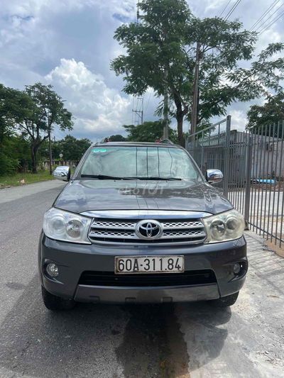 Toyota Fortuner 2010 2.5G - 180000 km