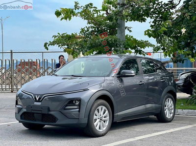 Xe VinFast VF6 Eco 2025