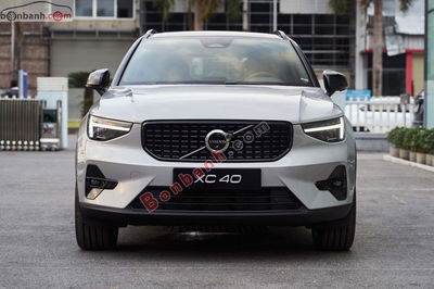 Xe Volvo XC40 Ultimate B5 AWD 2024