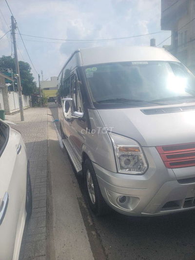 Ford transit 2015 sieu dep, ghế hơi, bi gầm pha...