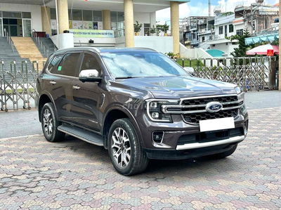 Everest Titanium 2024 4x4 - 31.000km - VAT Cao