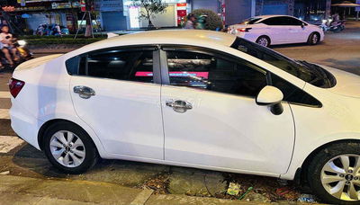 Kia Rio 2015 1.4 AT Sedan - 135000 km