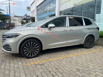 Xe Volkswagen Viloran Luxury 2025